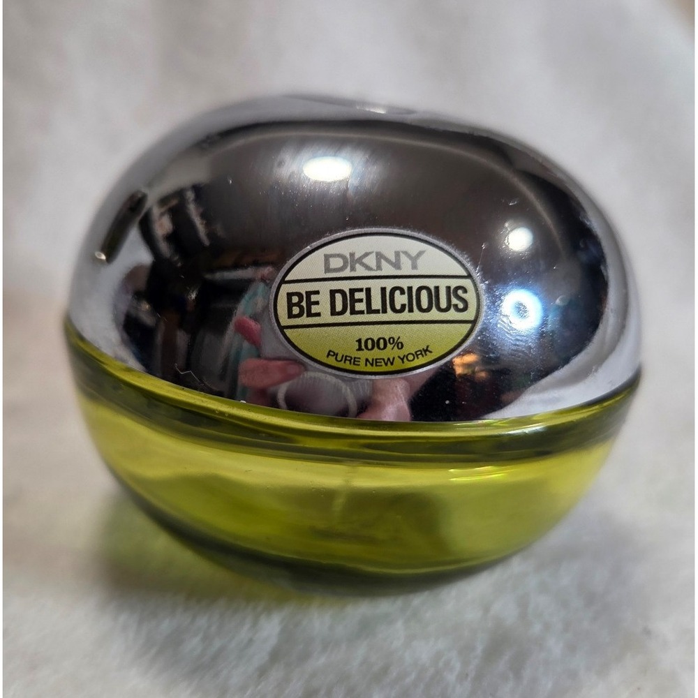 EMPTY DKNY Be Delicious Apple Bottle โ 3.4oz โ Authentic โ Display / Collector
